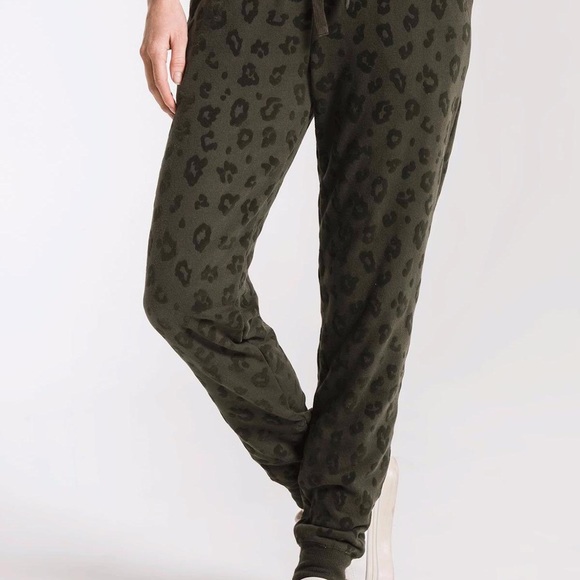 Animal Flocked Jogger - Picture 3 of 3